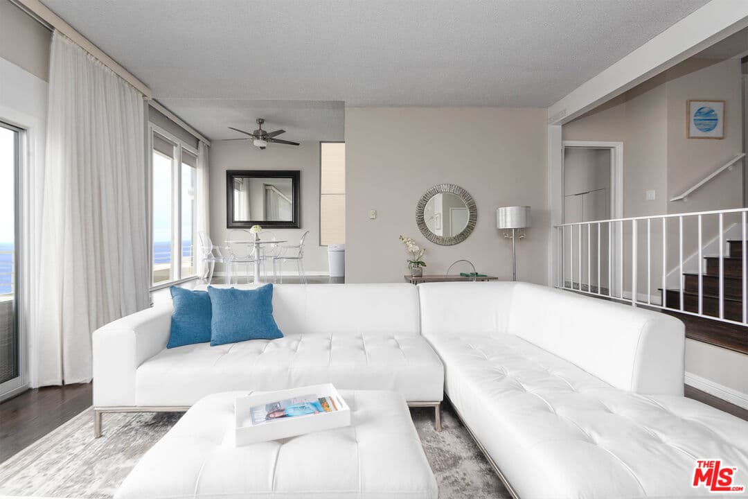 2 bd, 2 ba Condo in Malibu, CA — $9,360/mo — photo 2