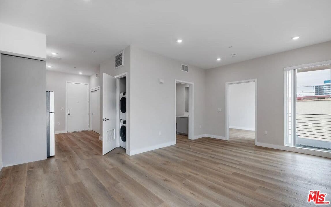 1 bd, 1 ba Apartment in Los Angeles, CA — $2,250/mo — photo 2