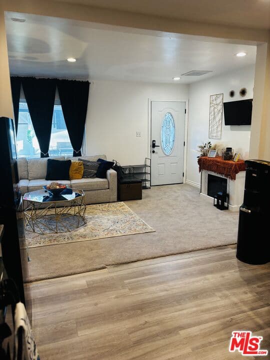 2BR Townhouse in Ontario — $3,000/mo