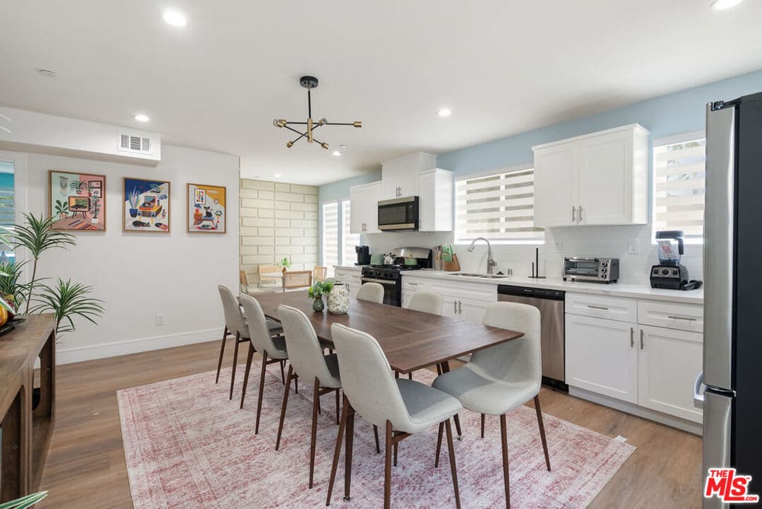 15 bd, 15 ba Townhouse in Los Angeles, CA — $23,250/mo — photo 2