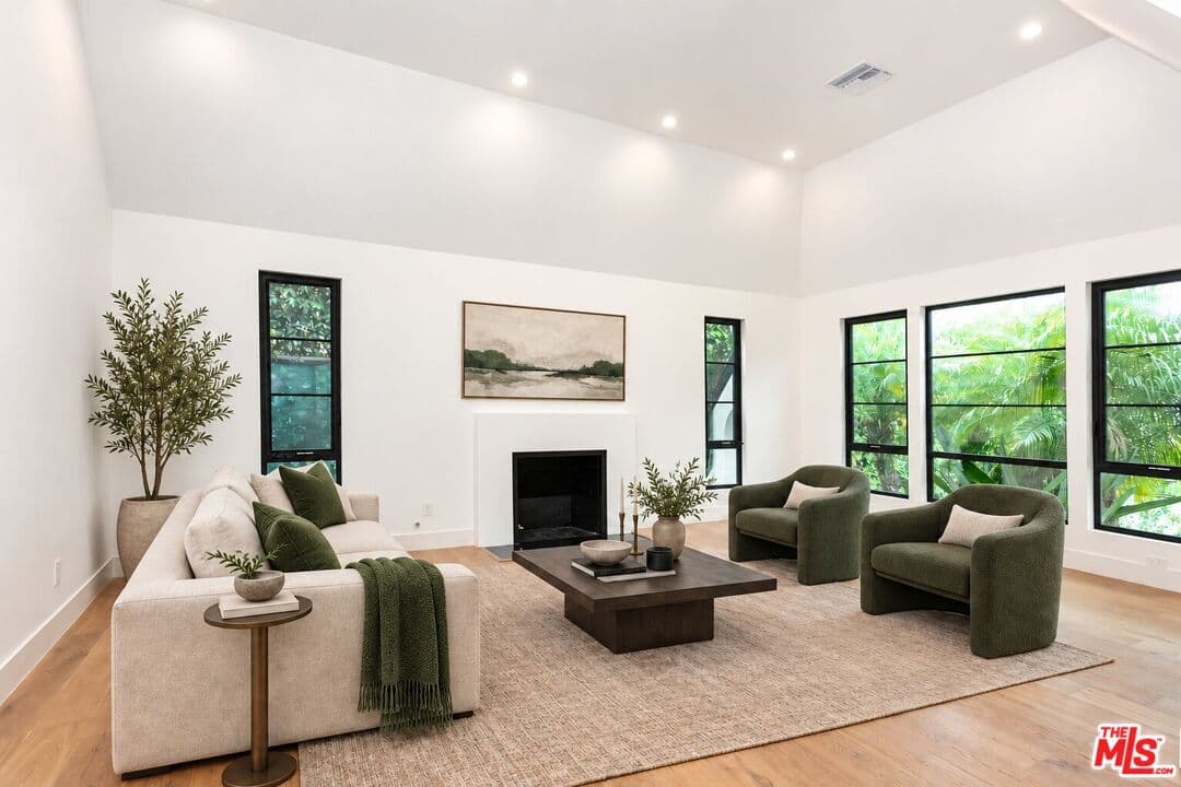 4 bd, 5 ba House in Los Angeles, CA — $11,995/mo — photo 1
