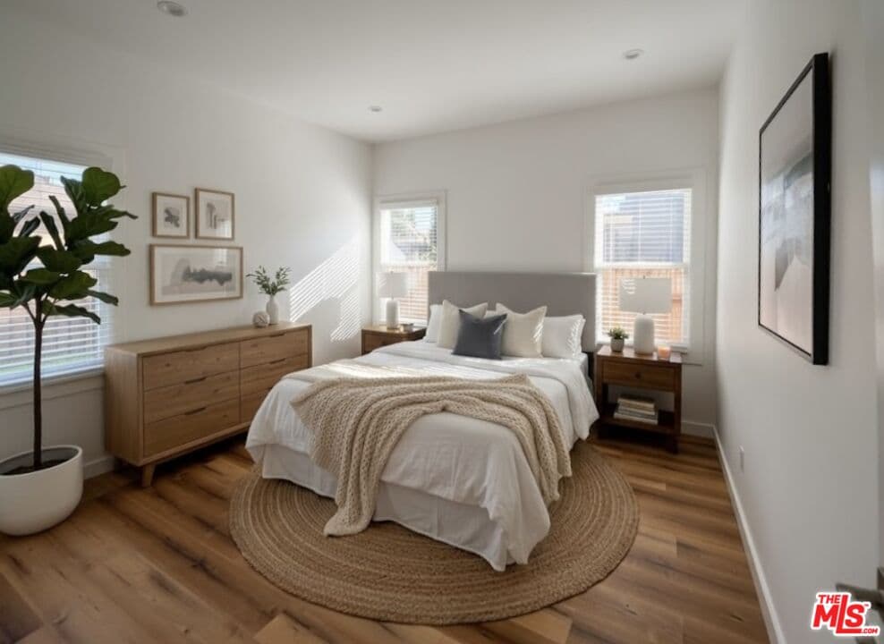 3 bd, 2 ba Apartment in Los Angeles, CA — $3,000/mo — photo 2
