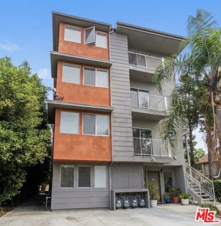 1 bd, 1 ba Condo in Los Angeles, CA — $6,500/mo — photo 1