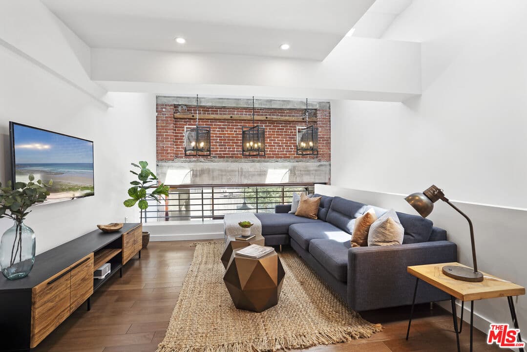 2 bd, 3 ba Condo in Los Angeles, CA — $4,600/mo — photo 1
