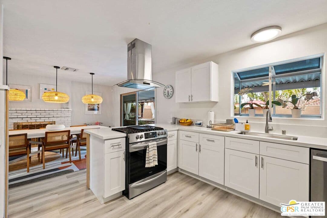 3 bd, 2 ba House in Palm Springs, CA — $6,050/mo — photo 2