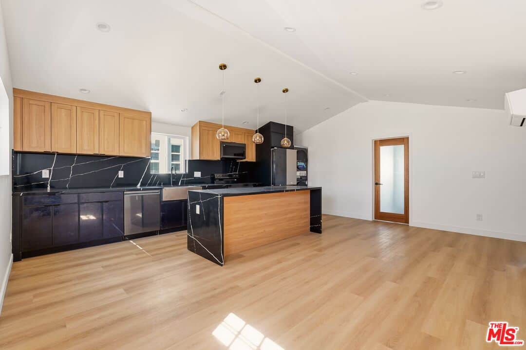 3 bd, 2 ba Townhouse in Los Angeles, CA — $5,500/mo — photo 1