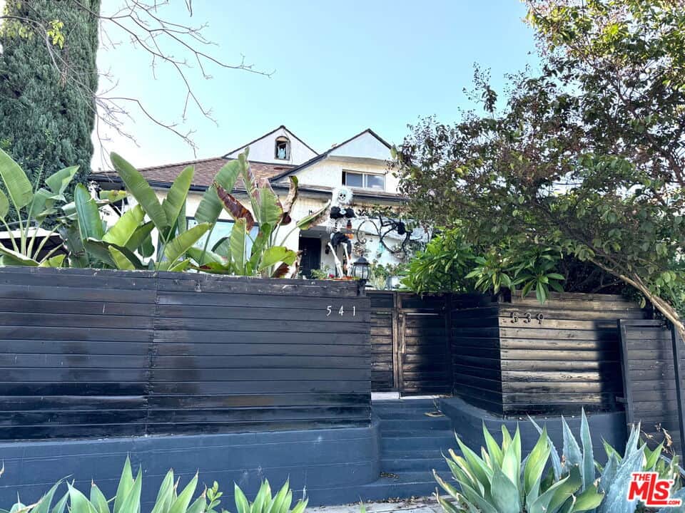 Studio, 1 ba House in Los Angeles, CA — $1,900/mo — photo 1