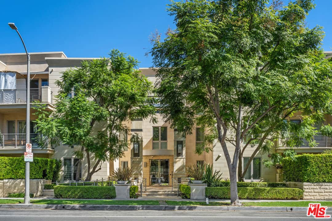 2 bd, 3 ba Condo in Los Angeles, CA — $6,950/mo — photo 1