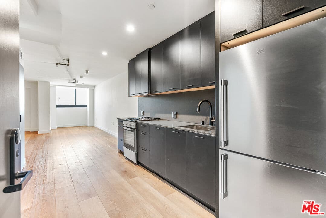 Studio, 1 ba Townhouse in Los Angeles, CA — $2,795/mo — photo 1