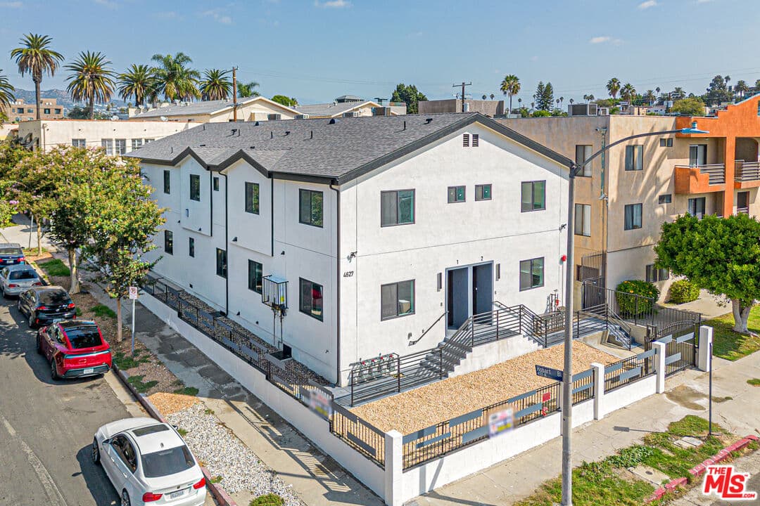 3BR Townhouse in Los Angeles β $4,500/mo