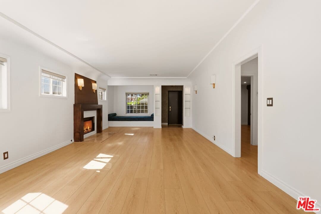 4 bd, 2 ba House in Los Angeles, CA — $6,900/mo — photo 2
