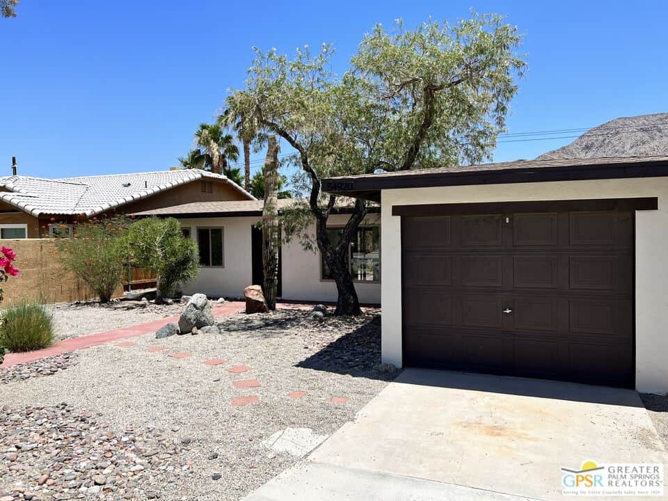 2 bd, 1 ba House in La Quinta, CA — $2,300/mo — photo 1