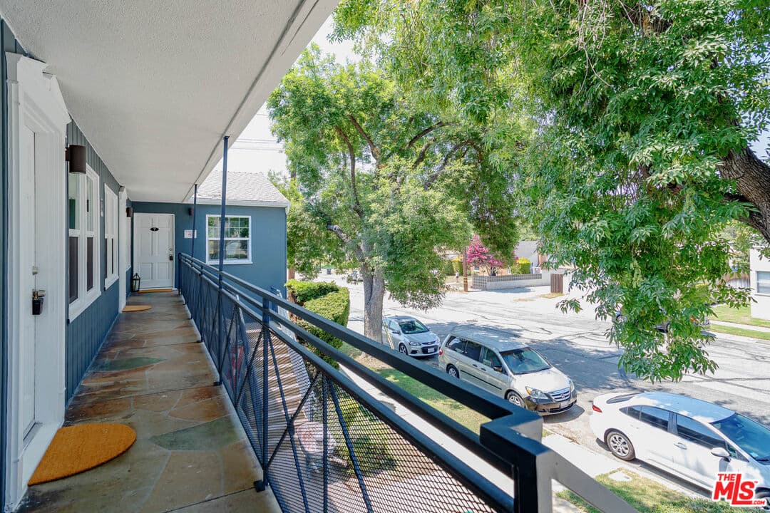 1 bd, 1 ba Apartment in Glendale, CA — $2,425/mo — photo 2