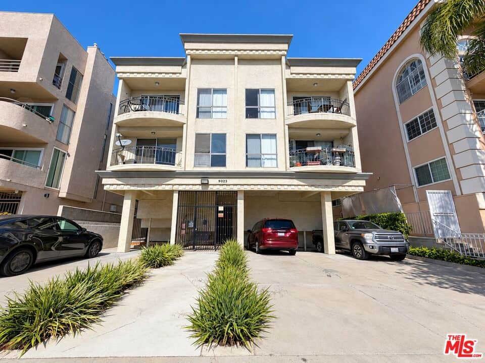 2 bd, 2 ba Townhouse in Los Angeles, CA — $2,950/mo — photo 1