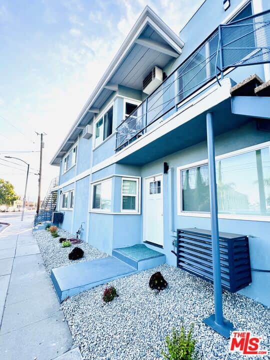 1 bd, 1 ba Townhouse in Glendale, CA — $2,050/mo — photo 1