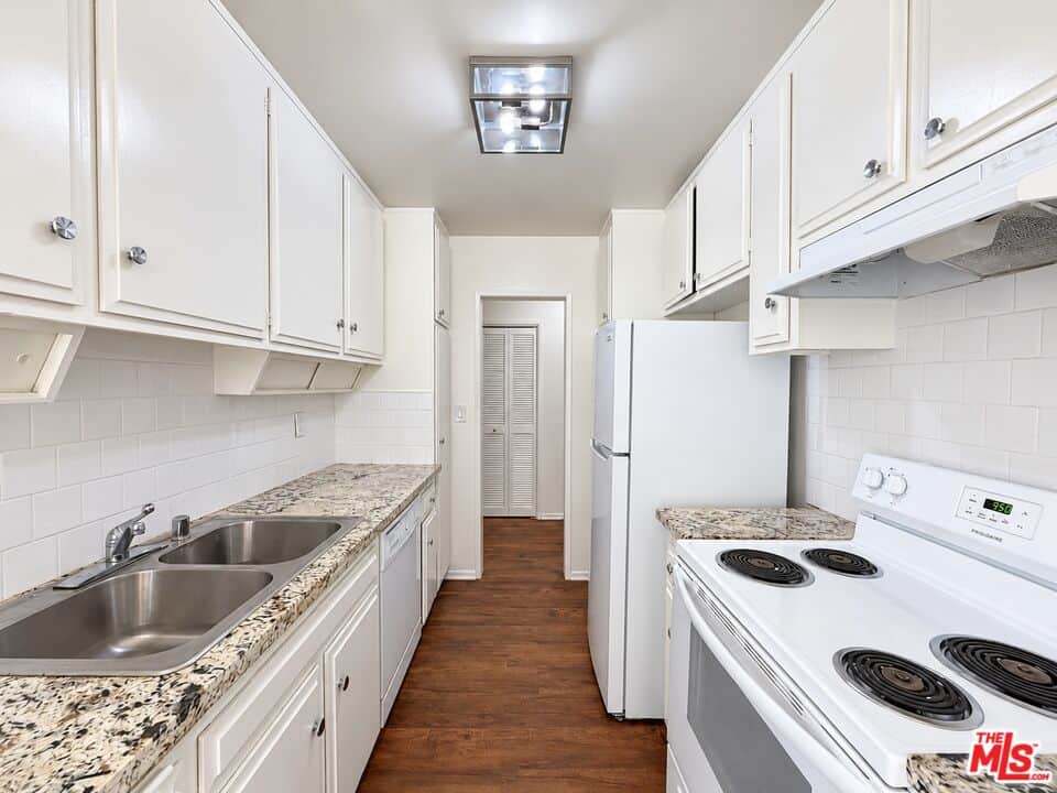 1 bd, 1 ba Townhouse in Los Angeles, CA — $2,350/mo — photo 1