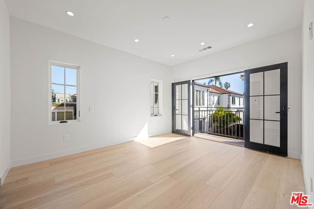 2 bd, 3 ba Townhouse in Los Angeles, CA — $5,750/mo — photo 1