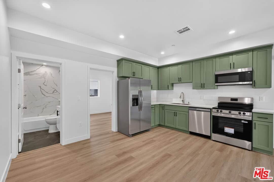 4 bd, 4 ba Townhouse in Los Angeles, CA — $3,999/mo — photo 1