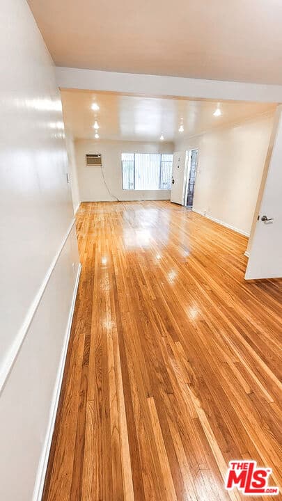 2 bd, 2 ba Townhouse in Los Angeles, CA — $3,100/mo — photo 2