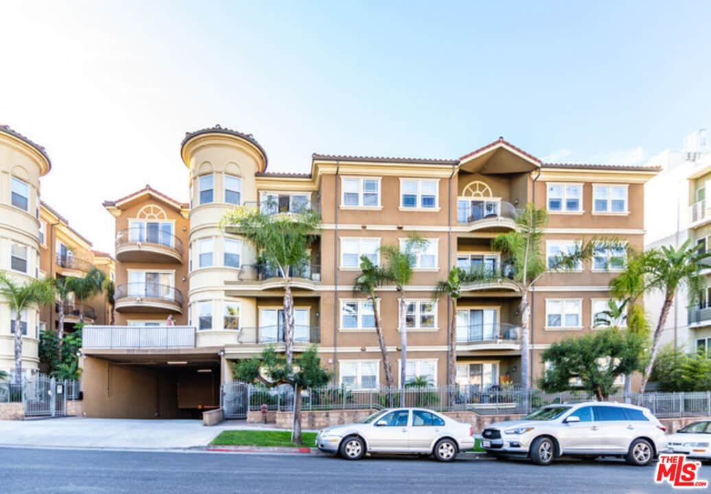 2 bd, 2 ba Condo in Los Angeles, CA — $2,800/mo — photo 1