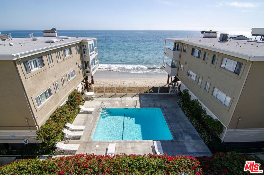 2 bd, 2 ba Condo in Malibu, CA — $10,000/mo — photo 2
