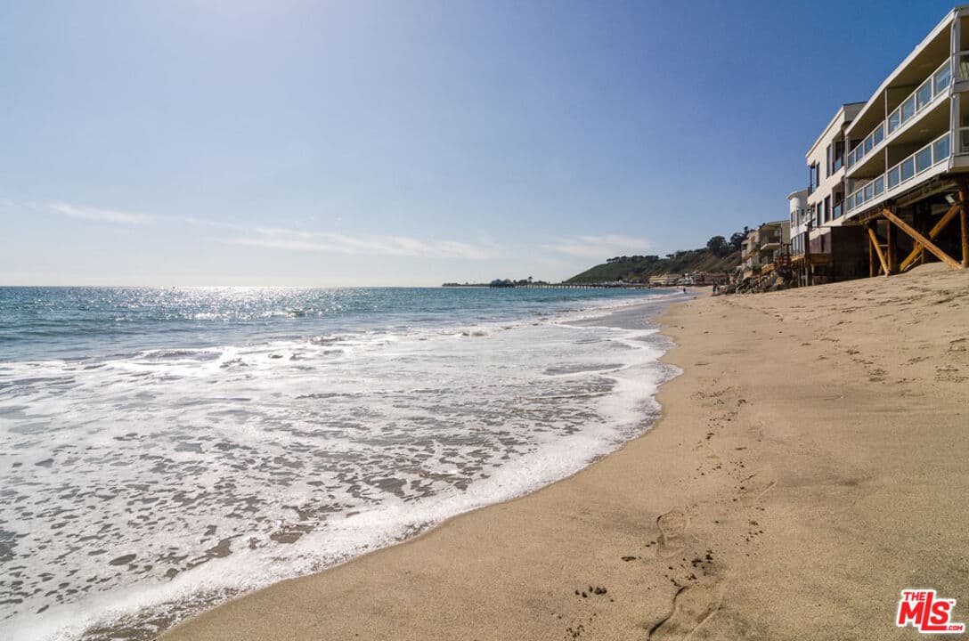 2 bd, 2 ba Condo in Malibu, CA — $10,000/mo — photo 1