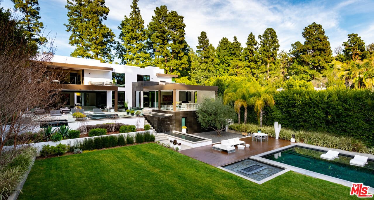 7 bd, 11 ba House in Beverly Hills, CA — $120,000/mo — photo 1