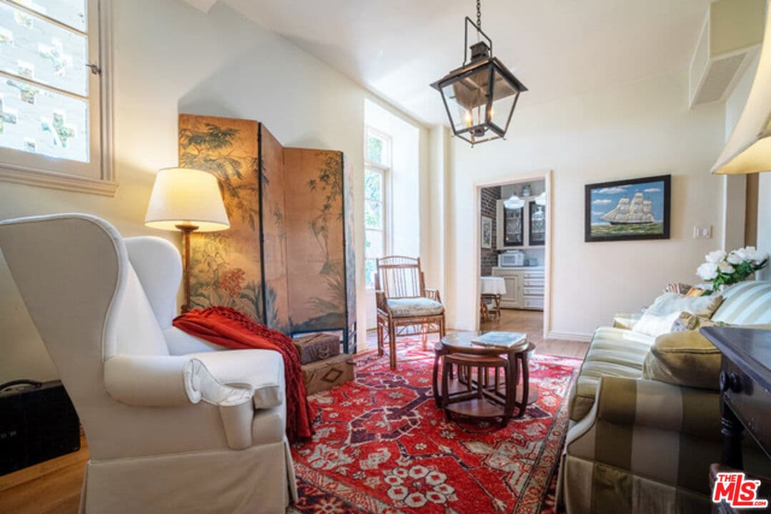 1 bd, 1 ba Condo in Los Angeles, CA — $4,500/mo — photo 2