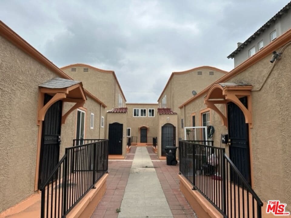 1 bd, 1 ba Apartment in Los Angeles, CA — $1,525/mo — photo 1