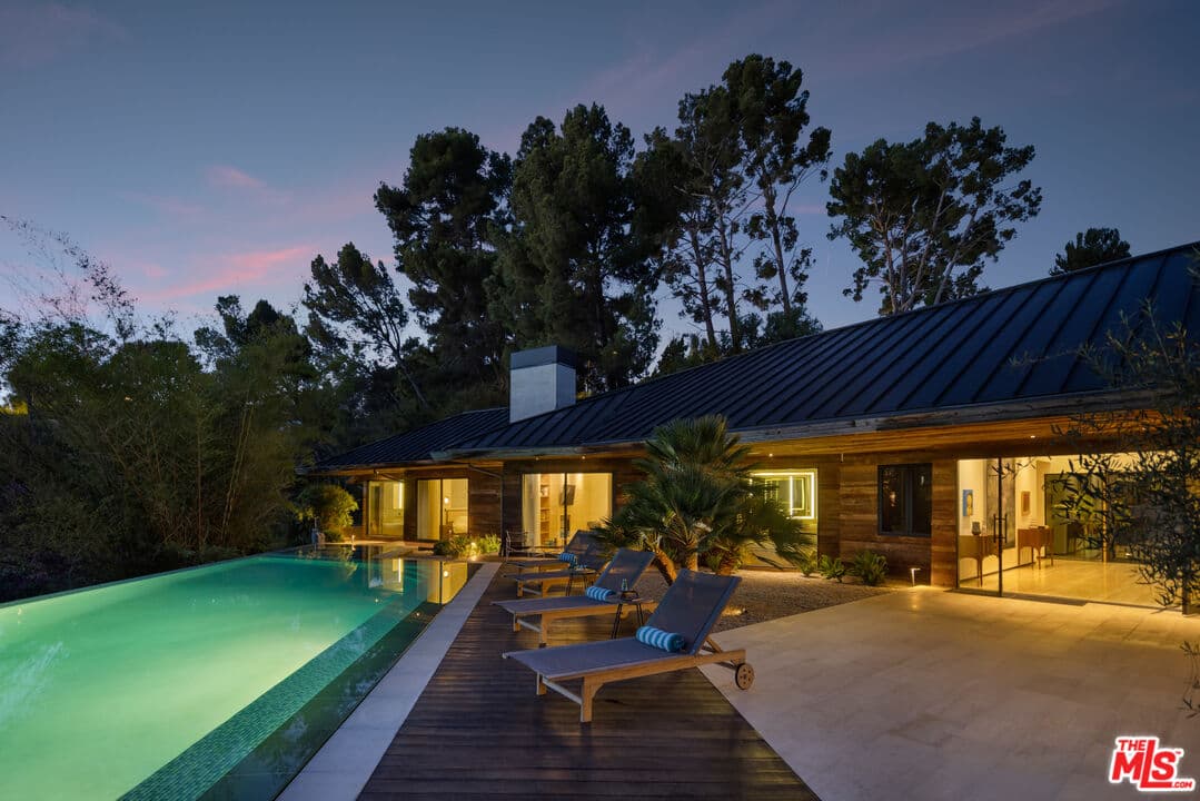 7 bd, 9 ba House in Beverly Hills, CA — $69,999/mo — photo 1