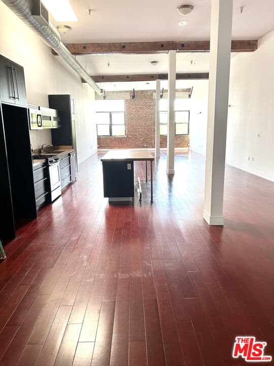 1 bd, 1 ba Apartment in Los Angeles, CA — $3,369/mo — photo 2