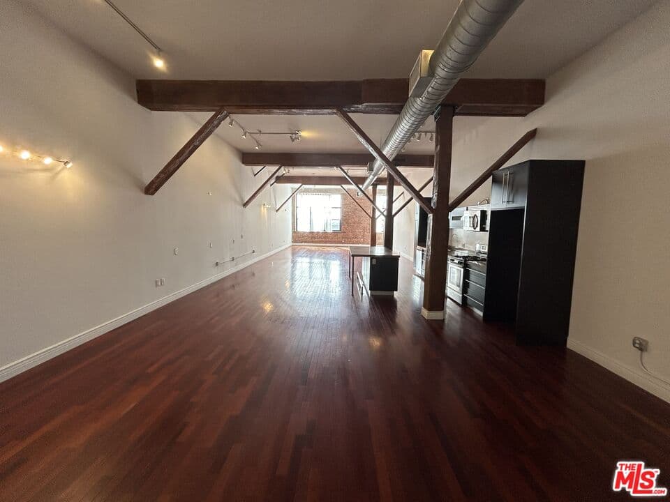 Studio, 1 ba Apartment in Los Angeles, CA — $3,462/mo — photo 2
