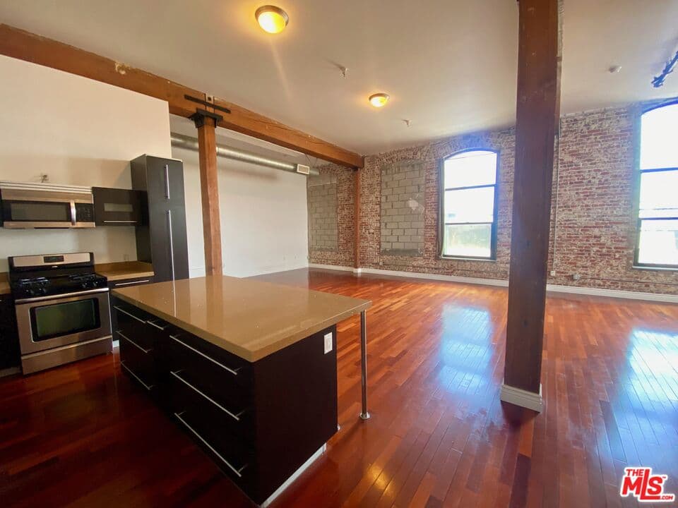 1 bd, 1 ba Apartment in Los Angeles, CA — $2,953/mo — photo 1