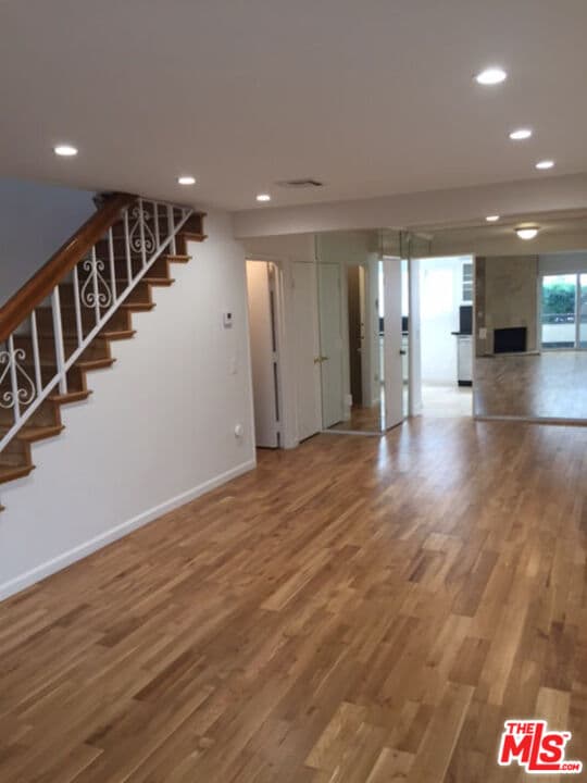 2 bd, 3 ba Townhouse in Los Angeles, CA — $3,600/mo — photo 2
