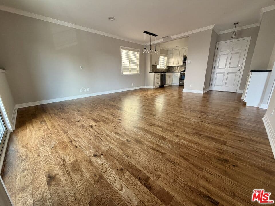 2 bd, 2 ba Townhouse in Los Angeles, CA — $4,500/mo — photo 2
