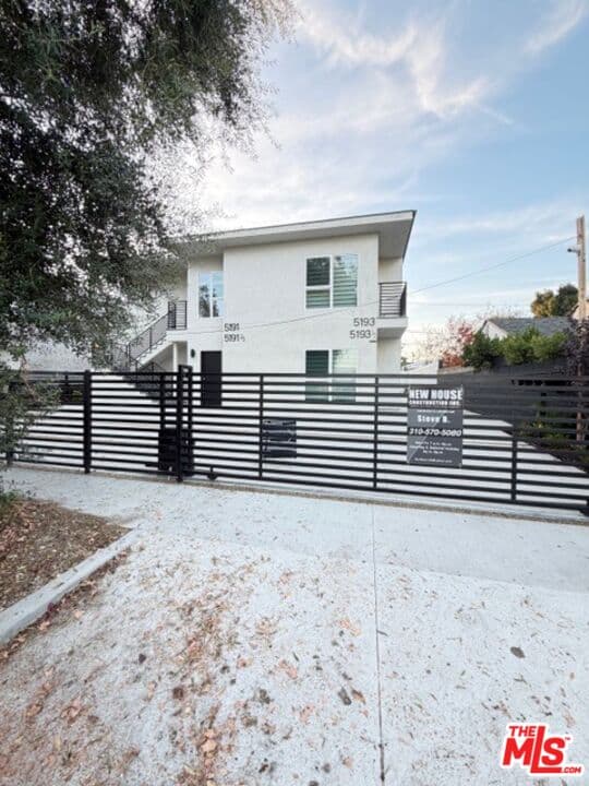 2 bd, 2 ba House in Tarzana, CA — $3,200/mo — photo 1