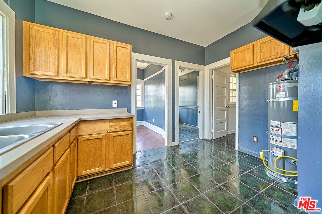 2 bd, 2 ba Townhouse in Los Angeles, CA — $2,499/mo — photo 1