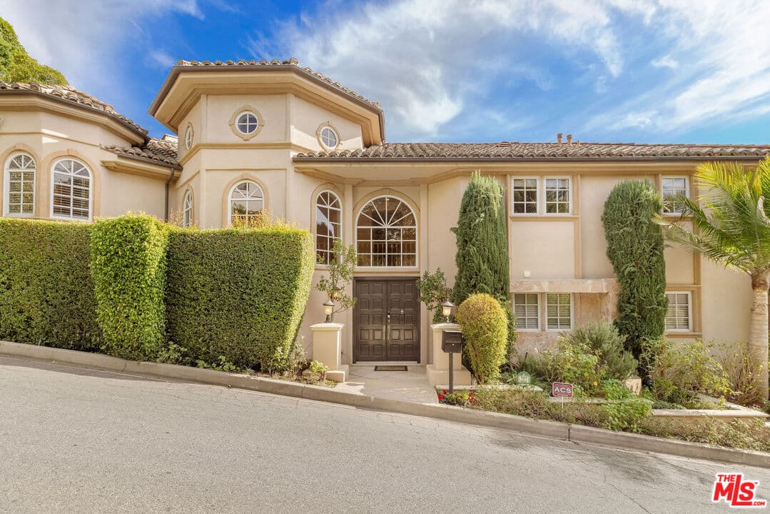 6 bd, 7 ba House in Los Angeles, CA — $23,000/mo — photo 2