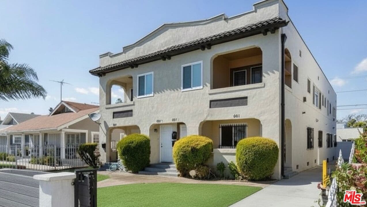 4 bd, 2 ba Apartment in Los Angeles, CA — $2,995/mo — photo 1