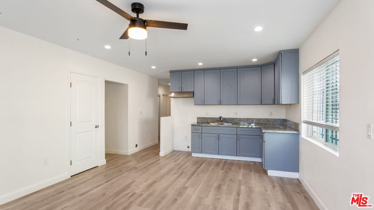 4 bd, 2 ba Apartment in Los Angeles, CA — $2,995/mo — photo 2