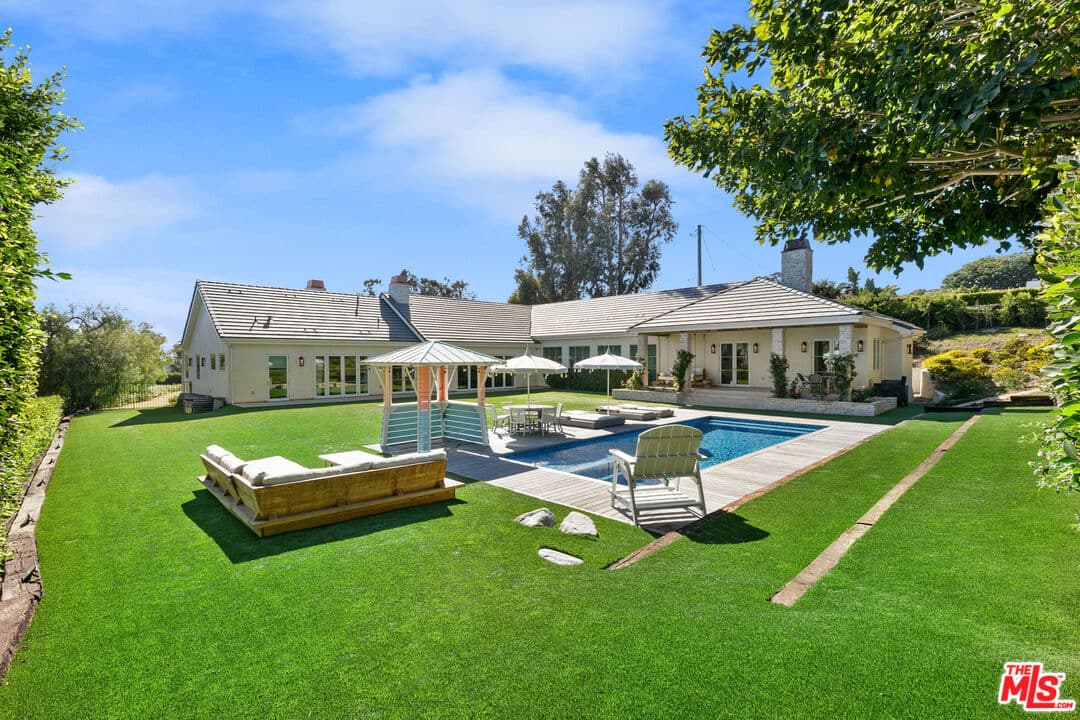 7 bd, 8 ba House in Malibu, CA — $95,000/mo — photo 2