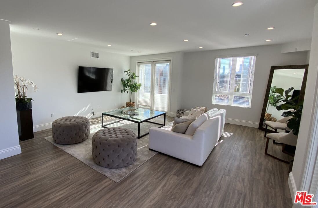 2 bd, 3 ba Condo in Los Angeles, CA — $6,800/mo — photo 1