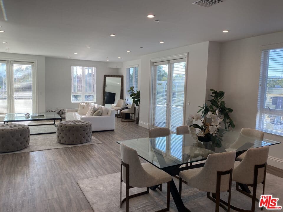 2 bd, 3 ba Condo in Los Angeles, CA — $6,800/mo — photo 2