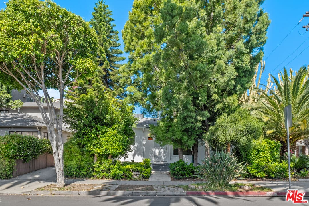 2 bd, 1 ba House in West Hollywood, CA — $4,100/mo — photo 2
