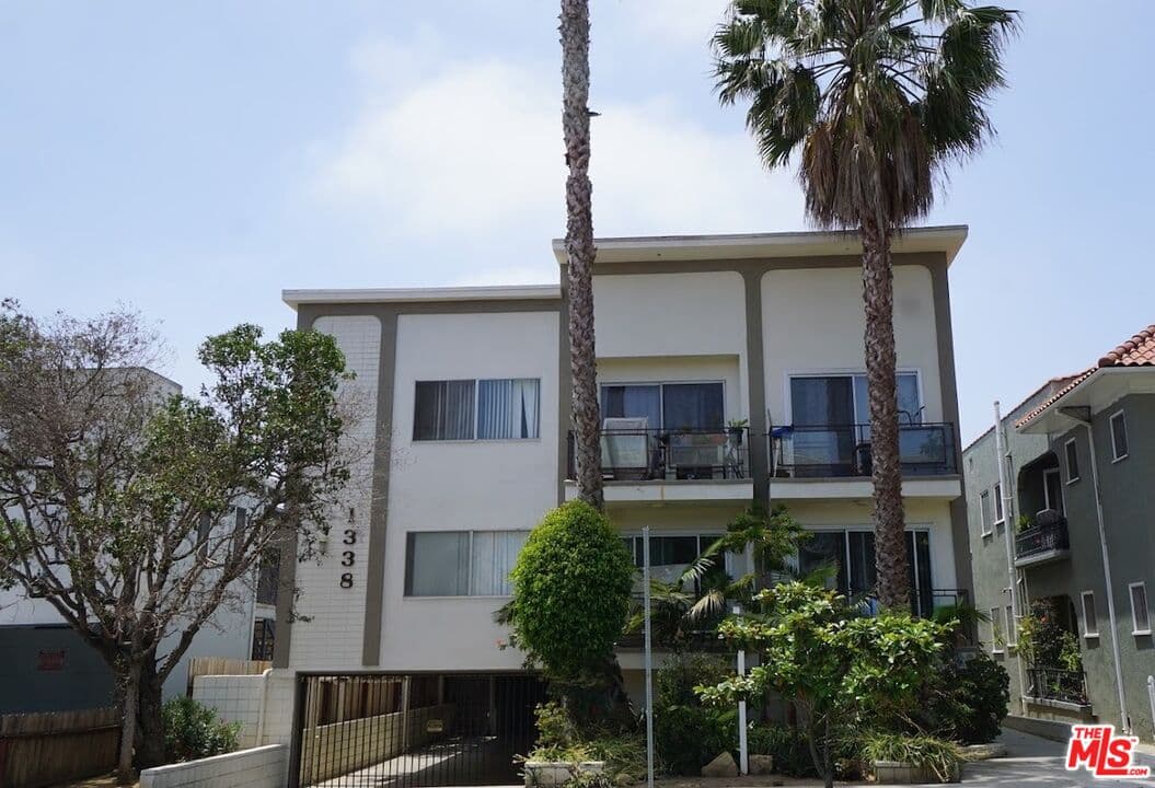 2 bd, 2 ba Apartment in Santa Monica, CA — $3,180/mo — photo 2