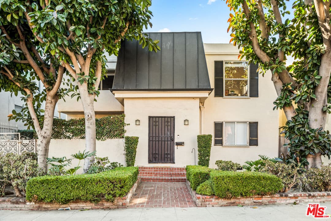 2 bd, 2 ba Townhouse in Beverly Hills, CA — $6,000/mo — photo 1