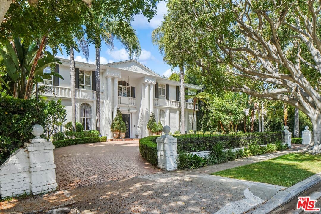 6 bd, 6 ba House in Beverly Hills, CA — $39,995/mo — photo 1