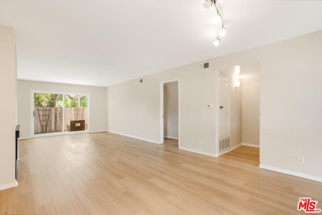 2 bd, 2 ba Condo in Malibu, CA — $3,900/mo — photo 1