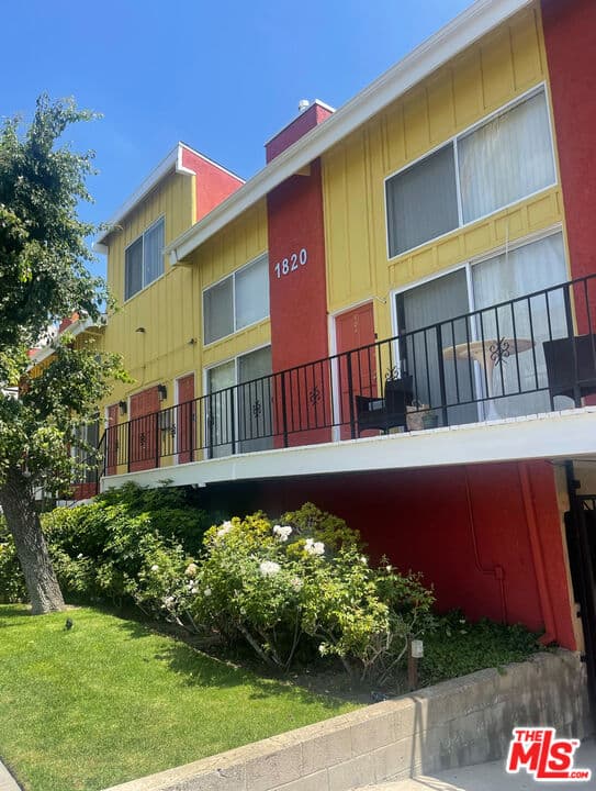 1 bd, 1 ba Condo in Los Angeles, CA — $2,395/mo — photo 2