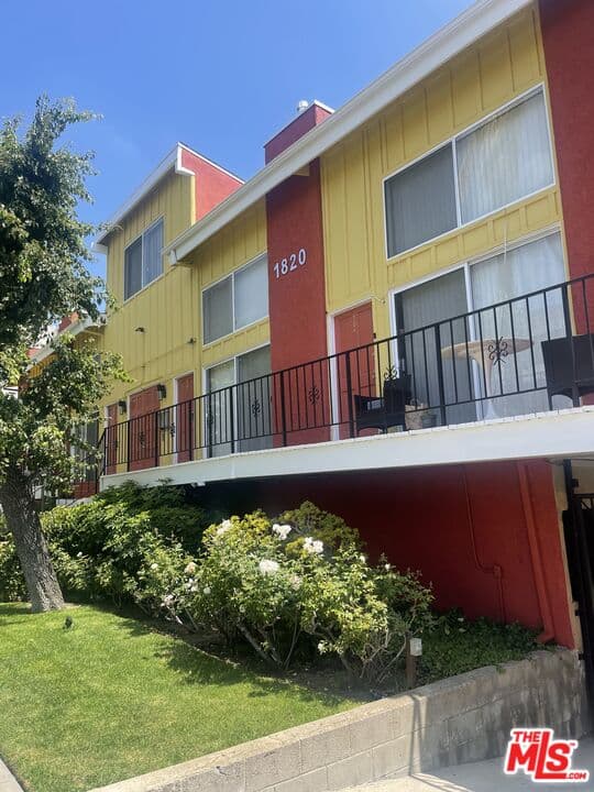 1 bd, 1 ba Condo in Los Angeles, CA — $2,395/mo — photo 1